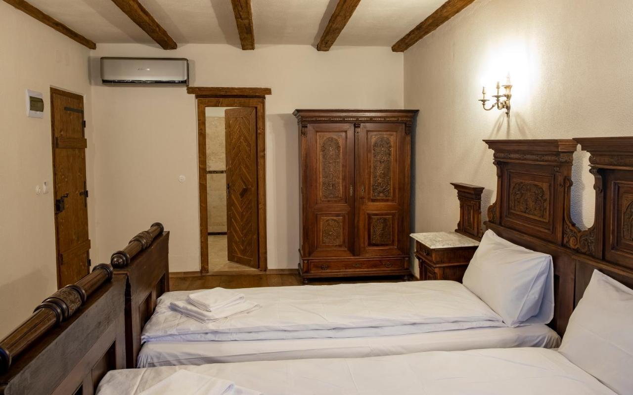 The Throne - M Museum Hotel Sighişoara Exteriör bild